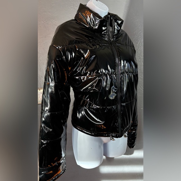 DAISEY Black Patent Bomber Cropped Puffer Jacket Size 1XL - Picture 2 of 16